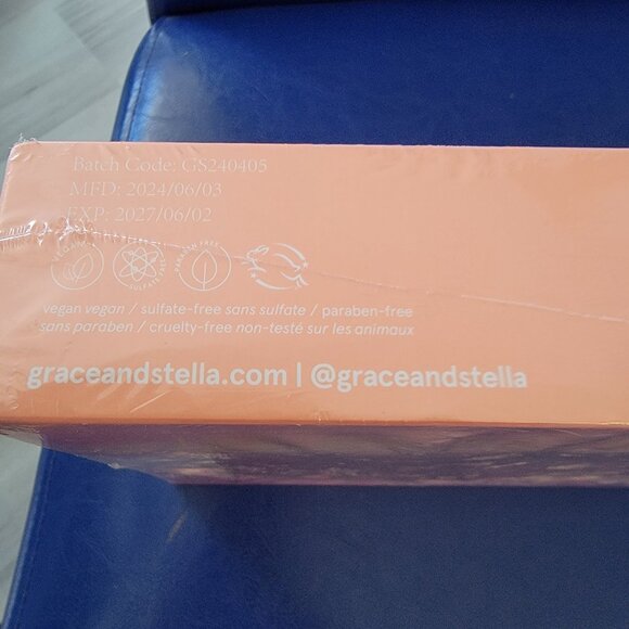 grace & stella Dew-Tox & Chill Skin Care Set - Picture 13 of 13